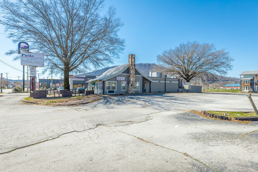 3147 Broad St, Chattanooga, TN à vendre - Photo du bâtiment - Image 3 de 22