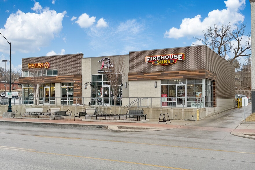 2708 Ingersoll Ave, Des Moines, IA à louer - Photo du bâtiment - Image 2 de 3