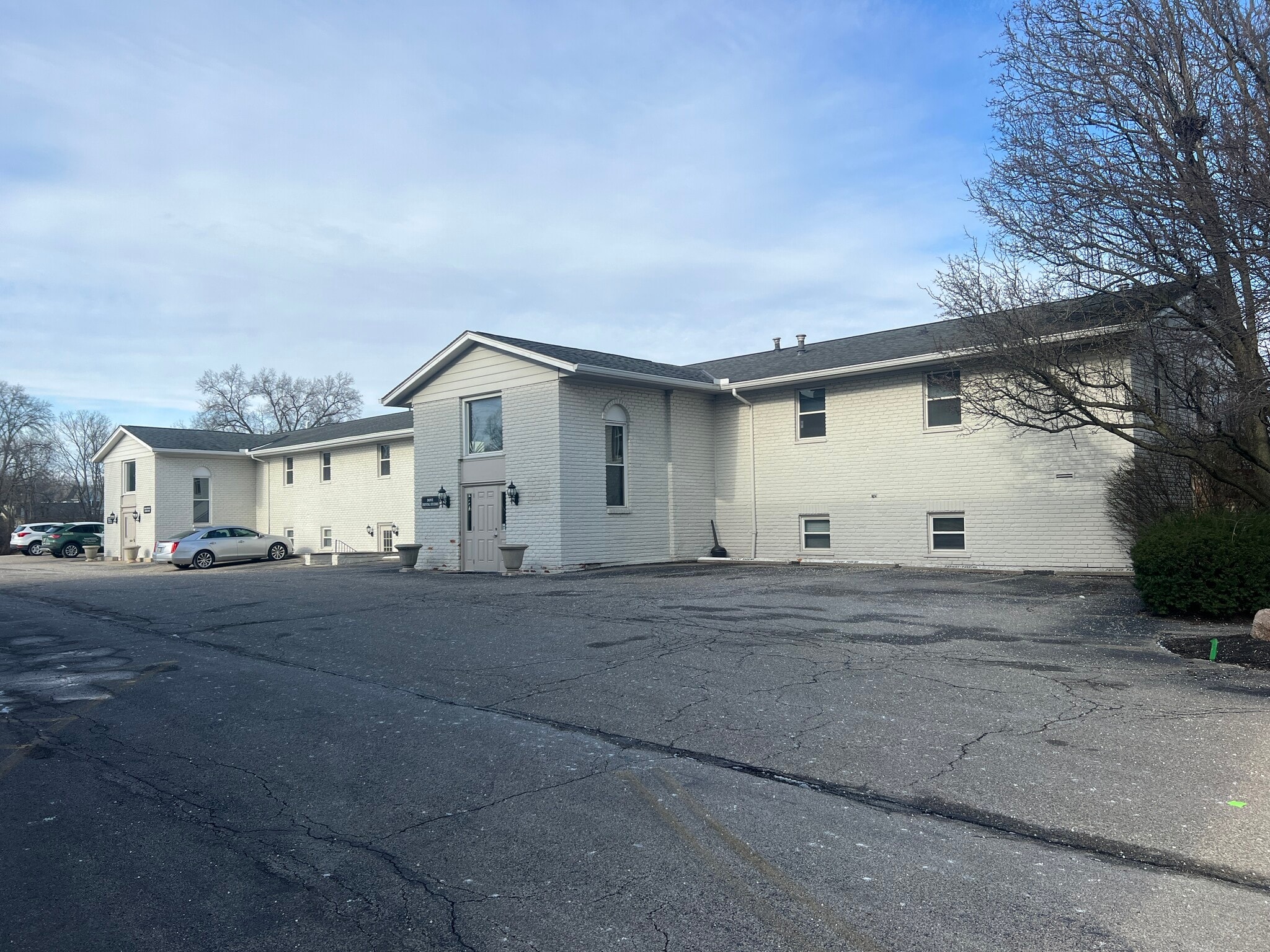 9563 Montgomery Rd, Montgomery, OH for lease Primary Photo- Image 1 of 27