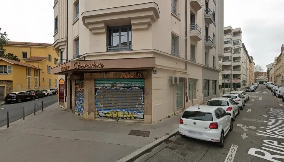 Retail in Lyon for sale - Building Photo - Image 1 of 1