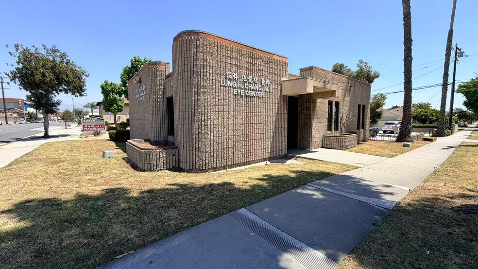 1528 S Garfield Ave, Alhambra, CA à louer - Photo du bâtiment - Image 2 de 17