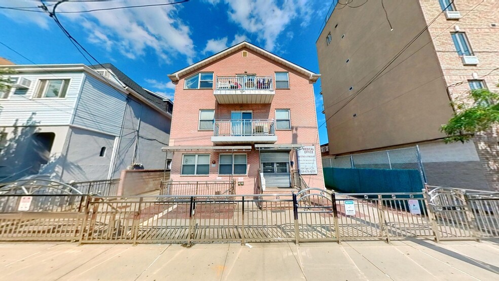 2567 E 14th St, Brooklyn, NY for sale - Building Photo - Image 1 of 15