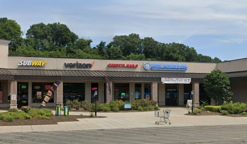 713-745 Foxon Rd, East Haven, CT à louer - Photo du bâtiment - Image 2 de 9