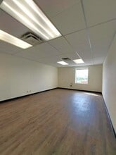 1955 University Ave W, Saint Paul, MN for lease Interior Photo- Image 2 of 3