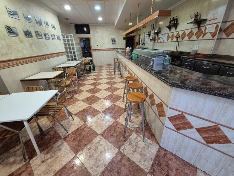 Retail in Elda, Alicante for sale - Interior Photo - Image 2 of 31