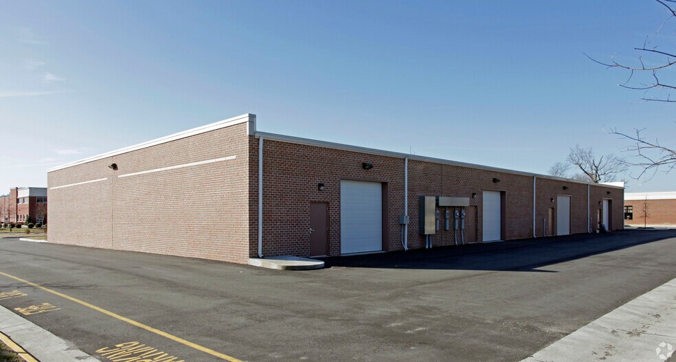 7440 Central Business Park Dr, Norfolk, VA à louer - Photo du bâtiment - Image 3 de 5