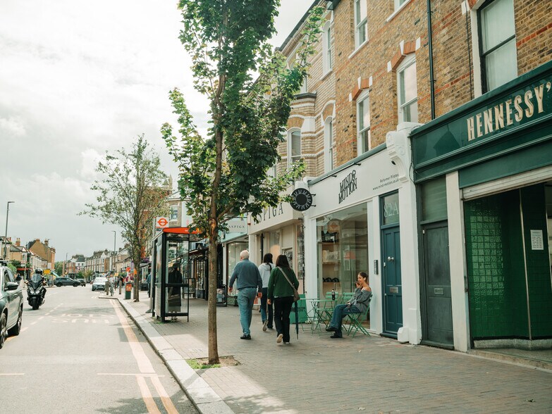 82 Northcote Rd, Londres à vendre - Photo du bâtiment - Image 2 de 5