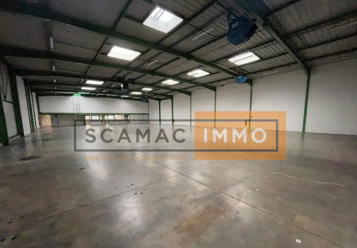 Flex dans Saint-Thibault-des-Vignes à louer Photo principale- Image 1 de 2