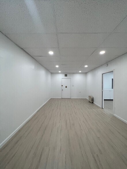 36-15 164th St, Flushing, NY à vendre - Photo du bâtiment - Image 2 de 15