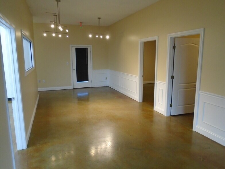 2176 N Fox Hollow Dr, Nixa, MO à louer - Photo du bâtiment - Image 3 de 10