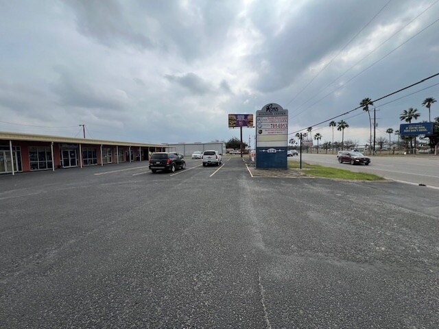 620 W Ferguson Ave, Pharr, TX à vendre - Photo du bâtiment - Image 3 de 42