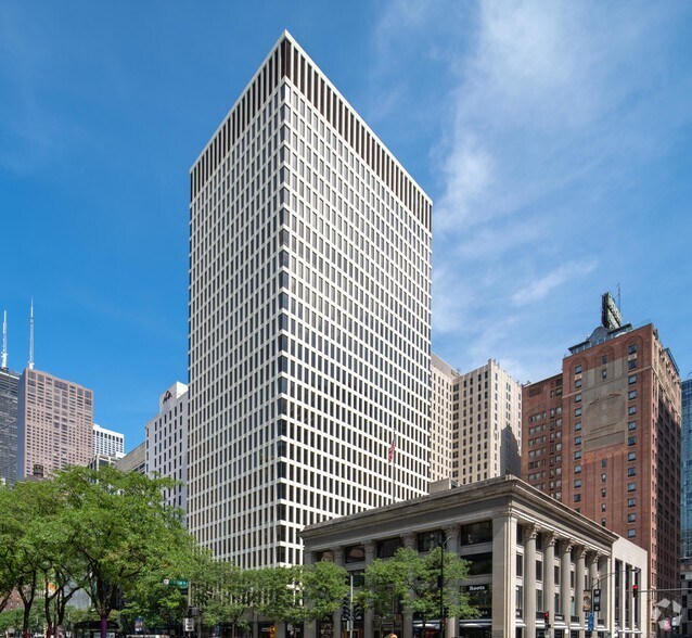 625 N Michigan Ave, Chicago, IL à louer - Photo du bâtiment - Image 2 de 12