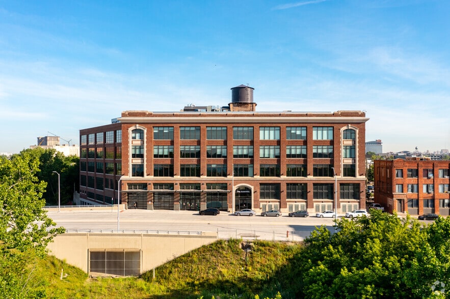 1700 W Fort St, Detroit, MI for lease - Building Photo - Image 3 of 39