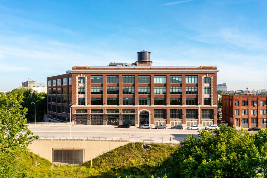 1700 W Fort St, Detroit, MI à louer - Photo du bâtiment - Image 3 de 39