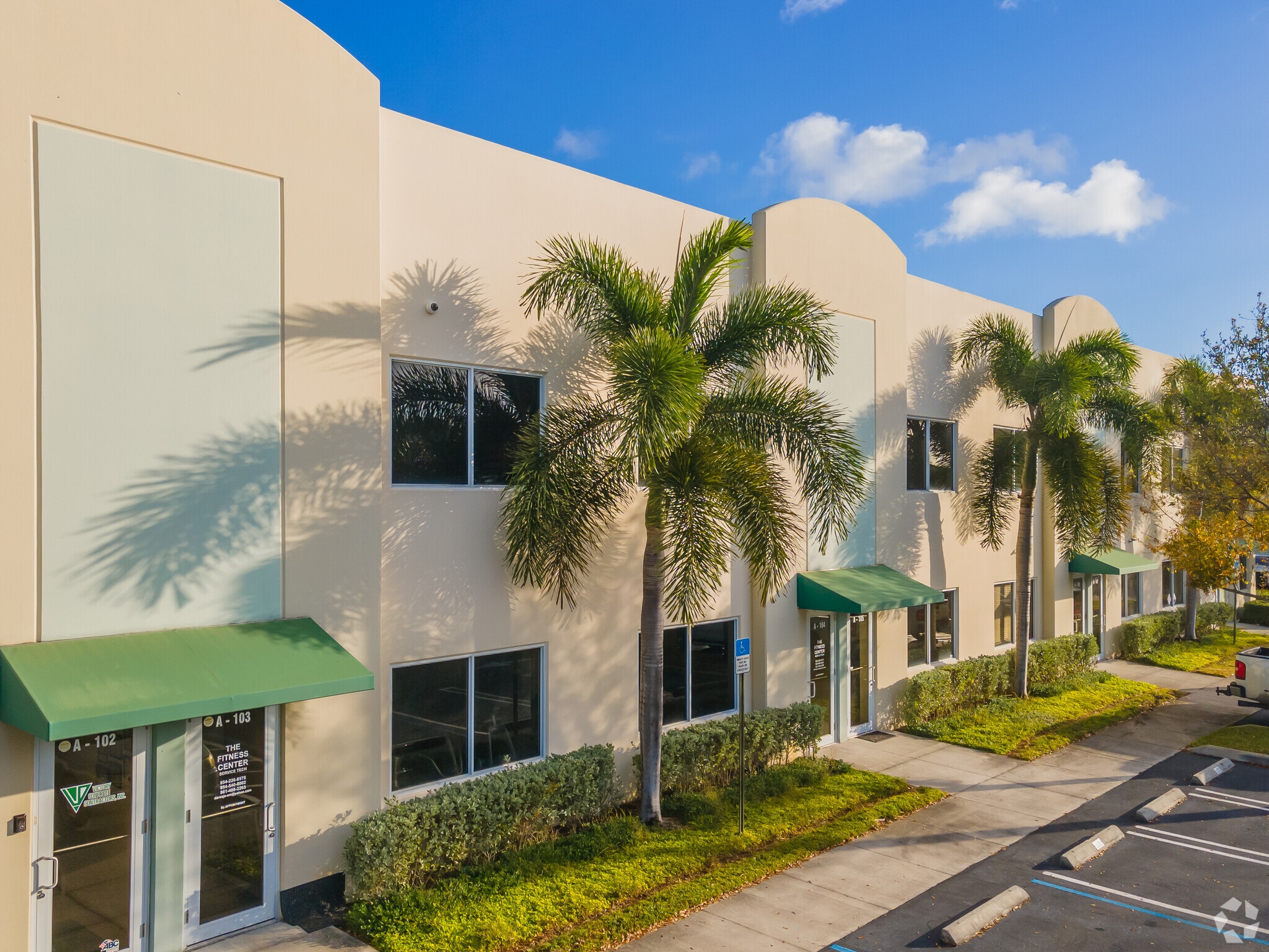 3677 23rd Ave S, Lake Worth, FL for lease Primary Photo- Image 1 of 15