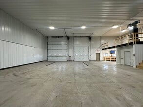 2101-2103 2nd Ave N, Silvis, IL for lease Interior Photo- Image 2 of 10