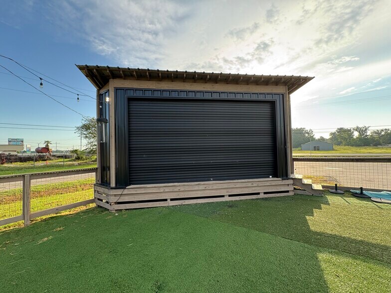 6223 W Roundbunch Rd, Orange, TX à vendre - Photo du bâtiment - Image 3 de 26