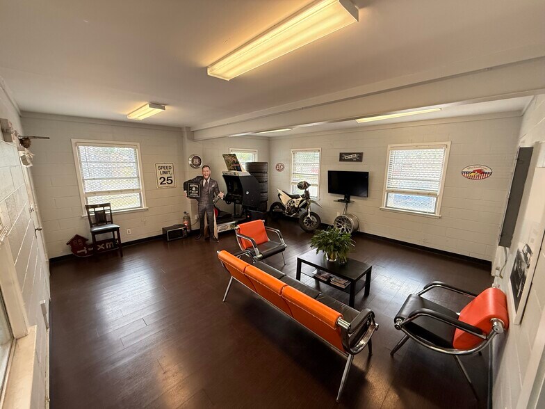 5028 Augusta Rd, Savannah, GA à vendre - Photo du bâtiment - Image 2 de 8