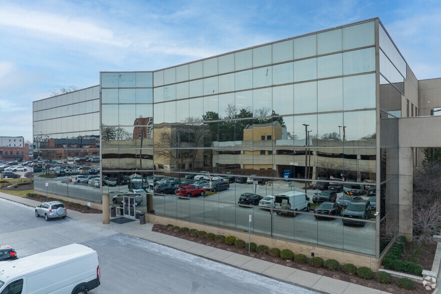835 Mason St, Dearborn, MI for lease - Building Photo - Image 3 of 11