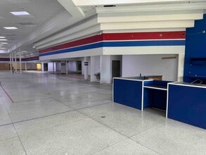 6495 Quivira Rd, Shawnee, KS for lease Building Photo- Image 2 of 9