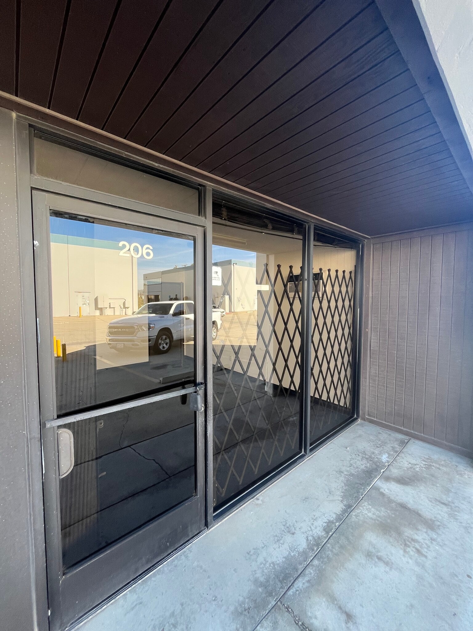 24412 S Main St, Carson, CA for lease Interior Photo- Image 1 of 9