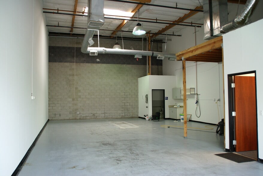 5052 Forni Dr, Concord, CA for lease - Building Photo - Image 3 of 4