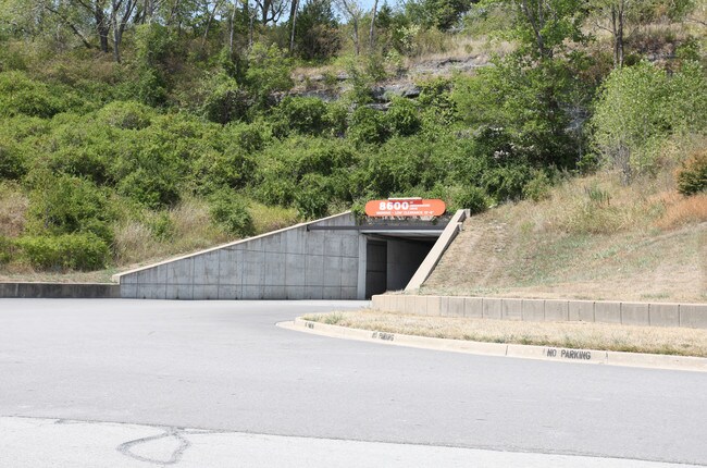 More details for 8601 NE Underground Dr, Kansas City, MO - Industrial for Lease