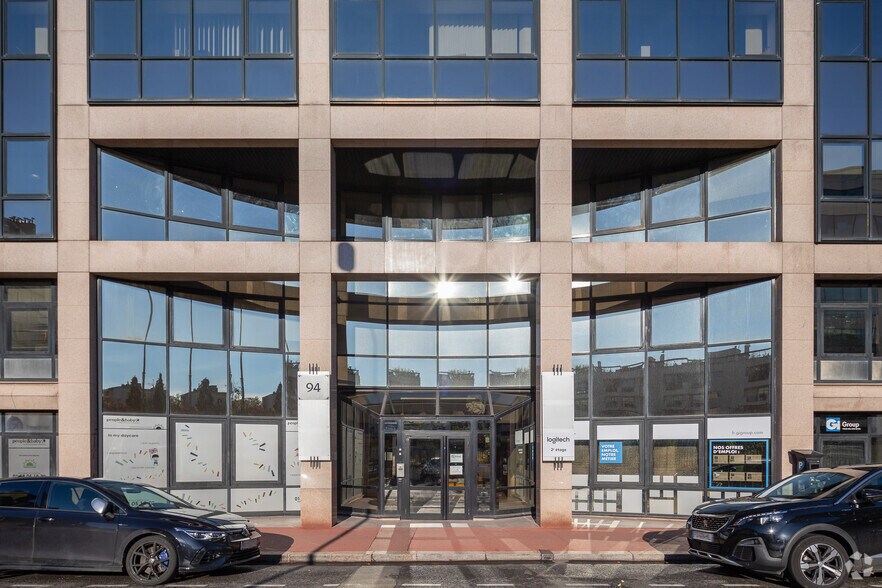 94 Rue De Villiers, Levallois-Perret à louer - Photo du bâtiment - Image 2 de 15
