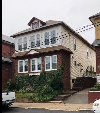 1805 Willow Ln, Bronx, NY à vendre - Photo principale - Image 1 de 3