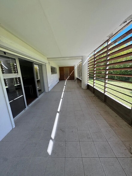 Office/Medical in Anglet for lease - Interior Photo - Image 2 of 2