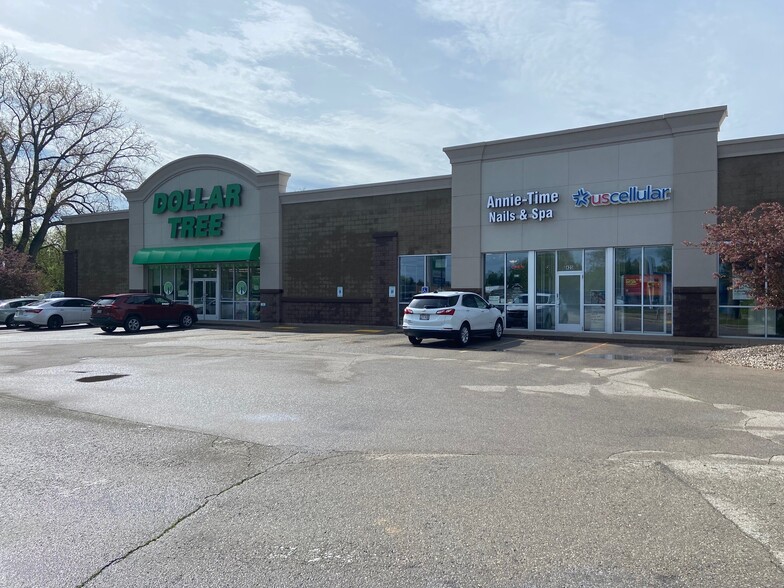 421-425 W Northland Ave, Appleton, WI for lease - Building Photo - Image 1 of 6