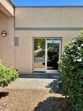 155 Spring Hill Dr, Grass Valley, CA for lease Interior Photo- Image 2 of 12
