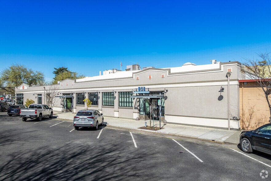 509 Bush St, Woodland, CA à vendre - Photo du bâtiment - Image 3 de 29