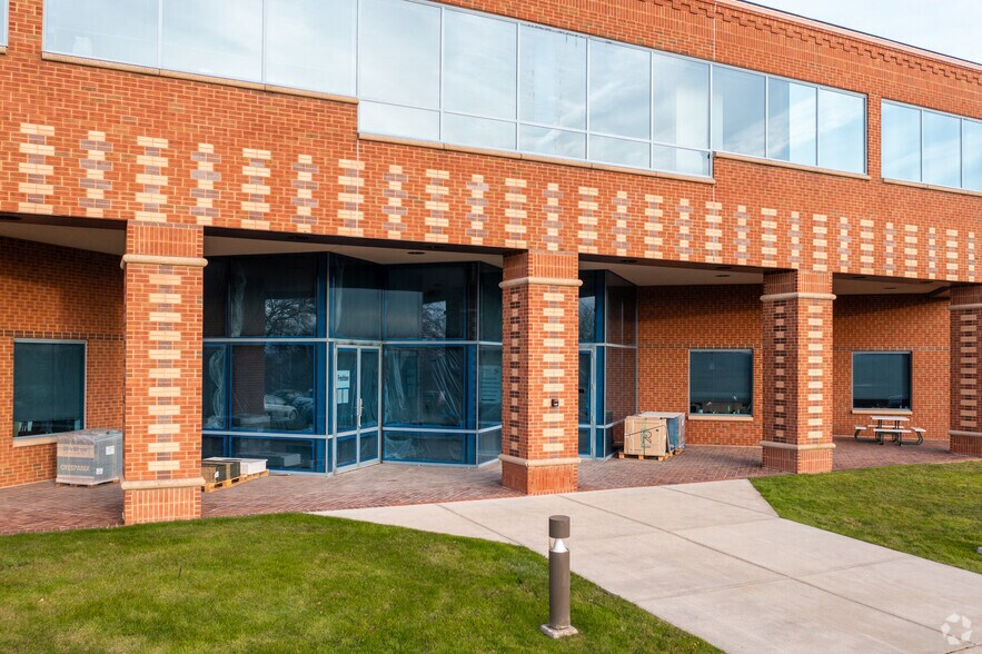 3 Sterling Dr, Wallingford, CT à louer - Photo du bâtiment - Image 2 de 16