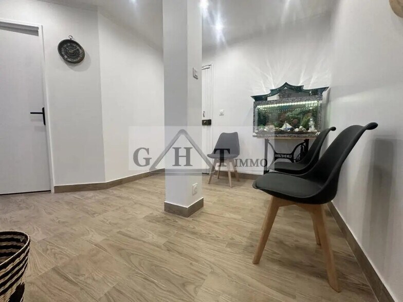 Office in Créteil for lease - Interior Photo - Image 3 of 4