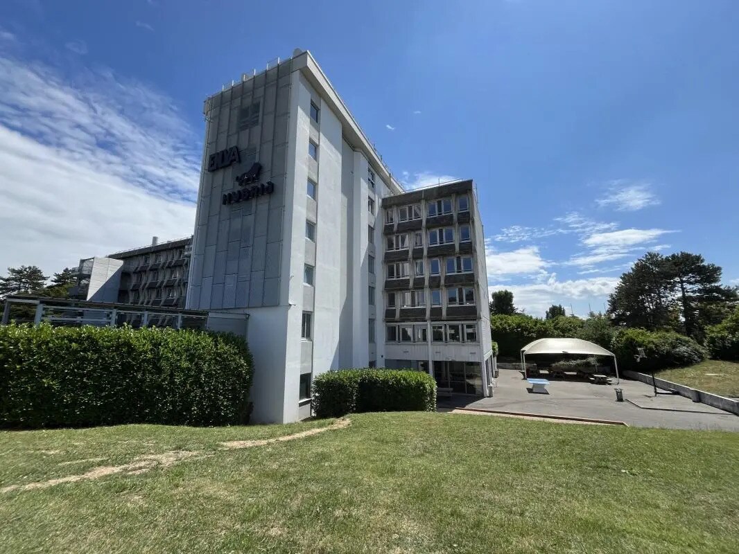 Bureau dans Écully à louer Photo du bâtiment- Image 1 de 2
