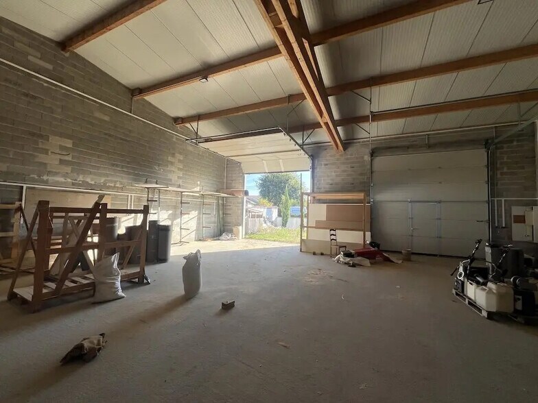 Flex in Biganos for lease - Interior Photo - Image 3 of 15