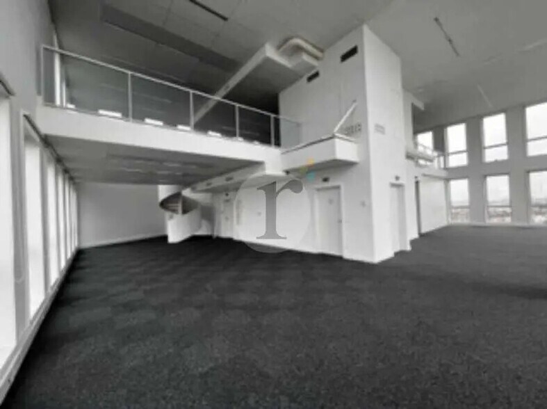 Office in Lille for lease - Interior Photo - Image 2 of 4