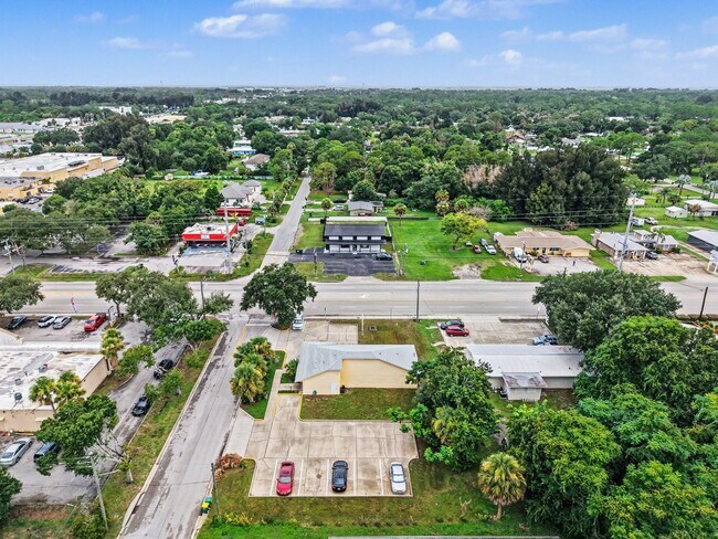 Plus de détails pour 1589 S Wickham Rd, West Melbourne, FL - Bureau à vendre