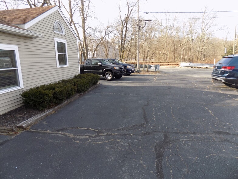 396 Winthrop St, Taunton, MA à vendre - Photo du bâtiment - Image 3 de 14