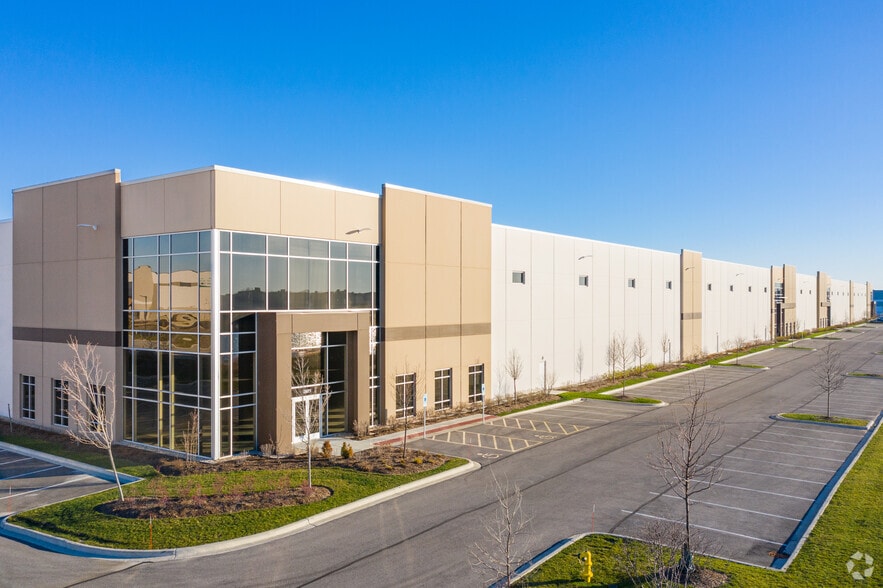 3971 S Lakeside Dr, Waukegan, IL for lease - Building Photo - Image 3 of 7