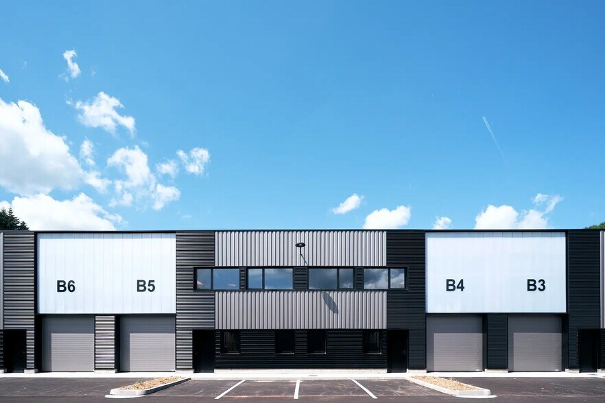 19 Rue De Paris, Tarare for lease - Building Photo - Image 3 of 6