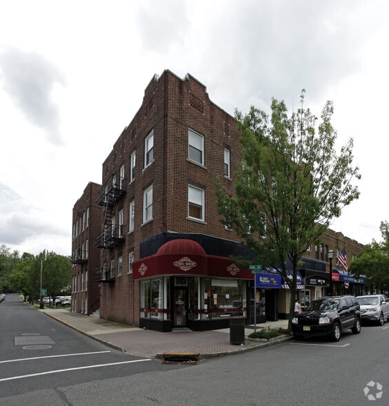 300 Elm Pl, Leonia, NJ for lease - Building Photo - Image 3 of 4