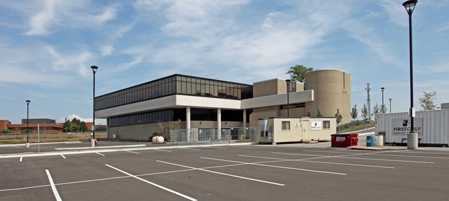 Plus de détails pour 6865 Century Ave, Mississauga, ON - Bureau à louer