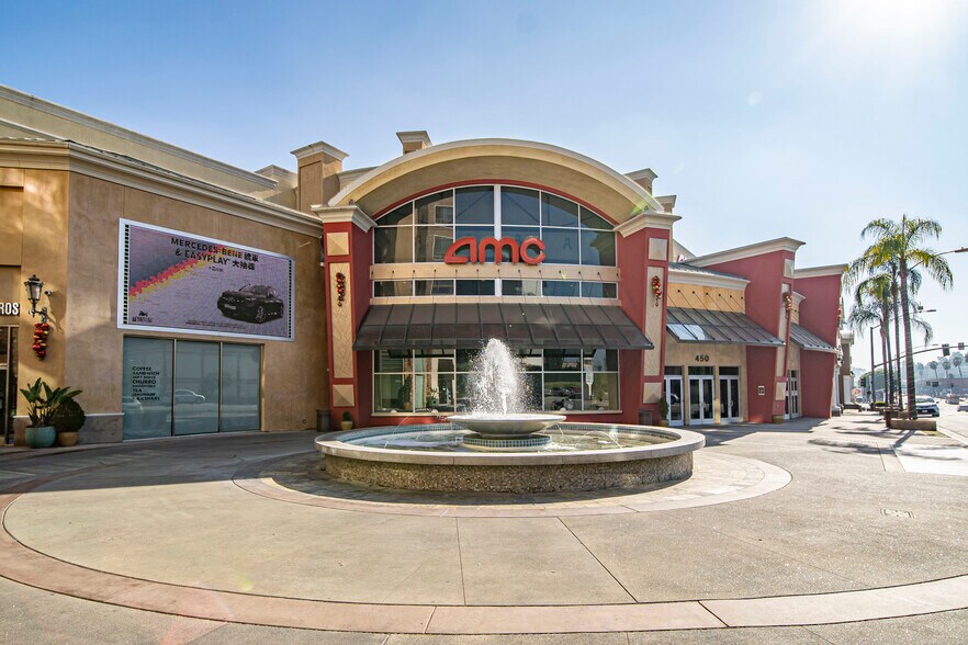 580 N Atlantic Blvd, Monterey Park, CA à louer - Photo du bâtiment - Image 2 de 119
