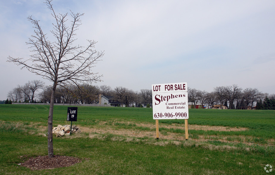 Commercial Dr, Yorkville, IL à vendre - Photo principale - Image 1 de 1