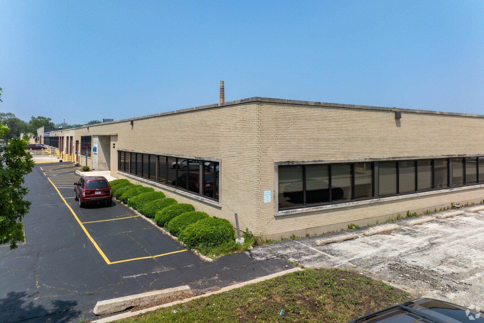 3600-3690 W Pratt Ave, Lincolnwood, IL à louer Photo principale- Image 1 de 13