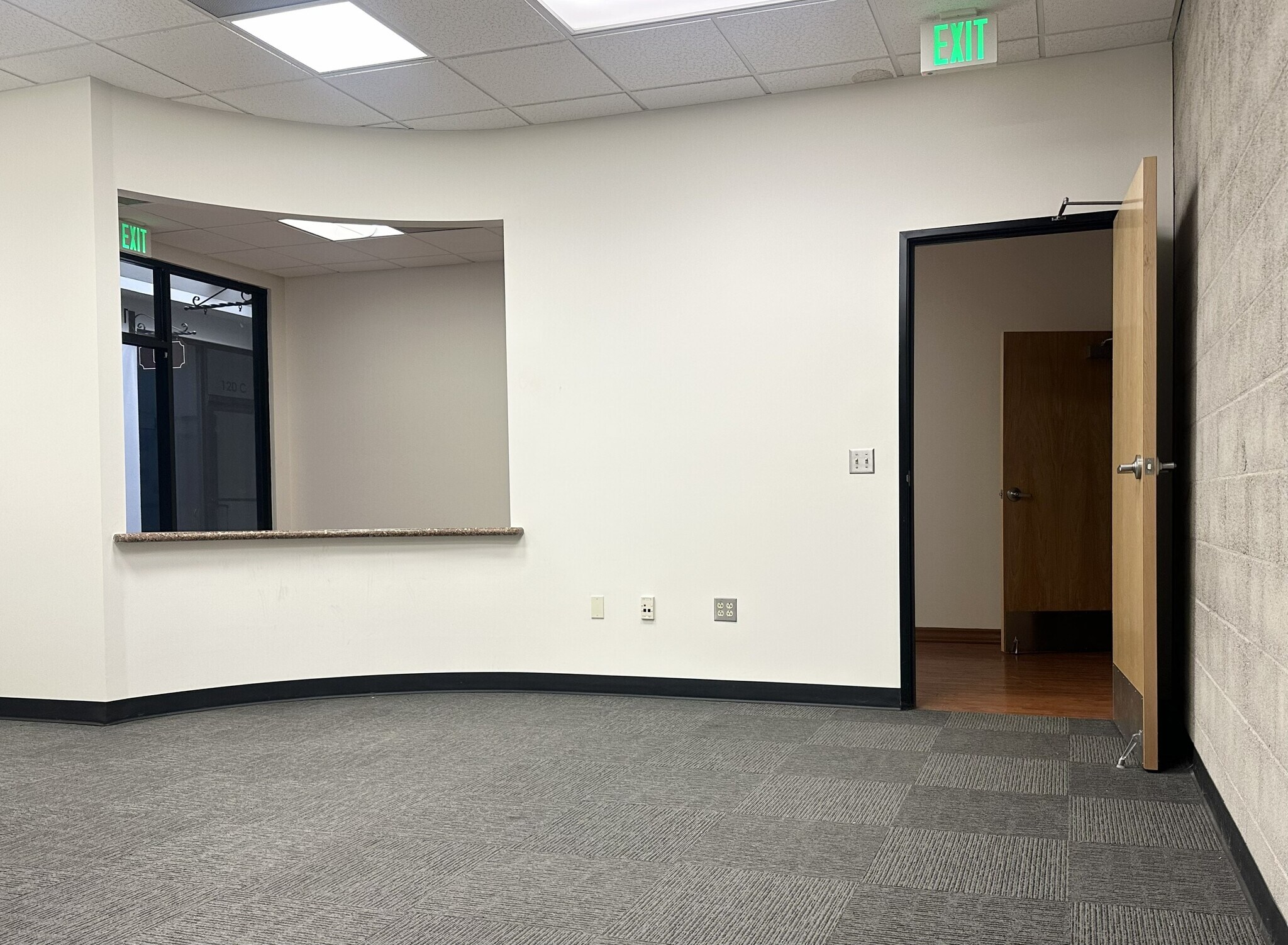 120 N Maclay Ave, San Fernando, CA à louer Photo principale- Image 1 de 7