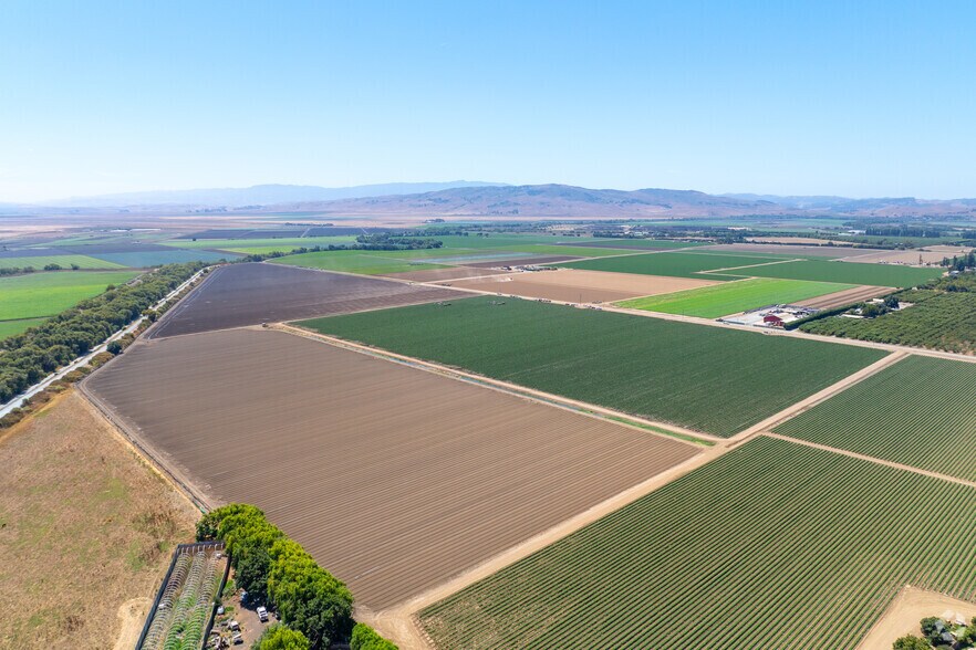 4175 Davidson Ave, Gilroy, CA à vendre - Photo du bâtiment - Image 3 de 17