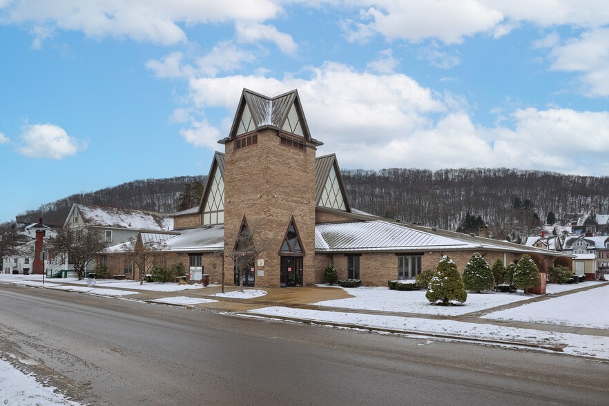 1135 Buffalo St, Franklin, PA à vendre - Photo du bâtiment - Image 3 de 26